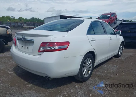 2010 Toyota Camry Xle V6 z USA, uszkodzony, nr VIN 4T1BK3EK0AU602689